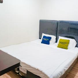 Viesnīca Urbanview SJ Inn Sukajadi near K Square Batam pilsētā Kangboi
