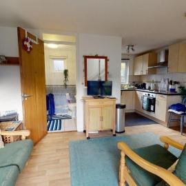 10 Strawberry Hill, Tolroy Manor