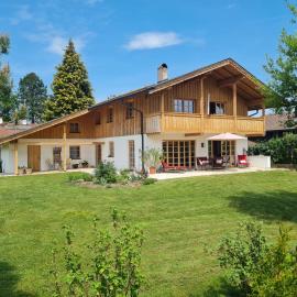 CHIEMSEE MOUNTAIN LODGE - adults only - Eleganz auf 95qm - Traumblick - XL-Balkon - Privatsphäre, khách sạn ở Bernau am Chiemsee