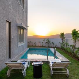 Shourya Viola by Alaya Stays 3-BHK Villa with Private Pool, Garden & Panoramic hill view, hotel a Lakāwās