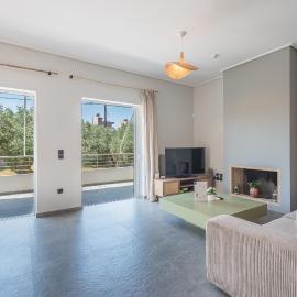 Anavyssos Azure Luxury Villa By Greece Apartments, Hotel in Palaia Fokaia