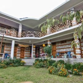 Monal House, hotel in Manāli