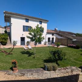 Chez Pauline - Chambres d'hôtes Bourguignonnes, hotel Prissé városában