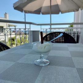 House near the beach with free parking, sea view, Hotel in Asprovalta