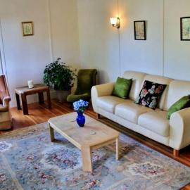 Lovely Cabin Retreat Ideal for Romantic Escape in Geyserville, California, hotel in Geyserville