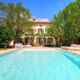 Bastide avec piscine à pied du village, Aups