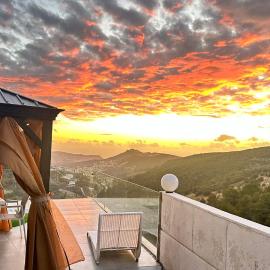 Grape Resort منتجع وشاليهات عنب, hotel u gradu Ajloun