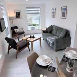 Millport Town Hall - Clifton Apartments, hotel in Millport