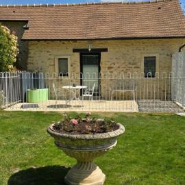 Gite "Le Cosy Fleuri", hotel in Champenard
