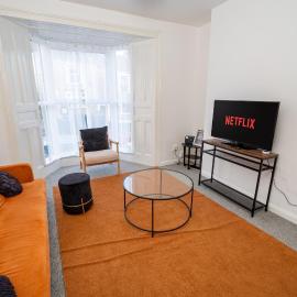 Stylish & Comfortable Stay in Swansea City Centre