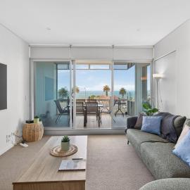 Beach House 305 - Oceanfront Balcony Retreat