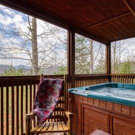 Top of the World 2 Bedroom 2 Bath Cabin between Pigeon Forge and Gatlinburg
