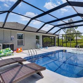 Fairways & MLB Fun! Poolside Haven in Lehigh Acres, hotel a Lehigh Acres