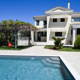 Violet Luxury Villa、レフカダのホテル