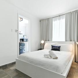 1BR 1BA Sleeps 2 Wi-Fi Walk to Beach
