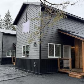 Seward Mountain View Cabins #8