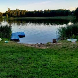 Cisza nad Jeziorem Dworackim - Mazury Garbate、Świętajnoのホテル