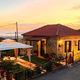 Traditional house at Pelion seaside, Hotel in Agria