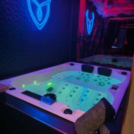 Luxuria - Jacuzzi et Hammam