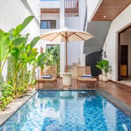 Cassandra Villas - Tropical Private Pool Escape near Beach, готель у Санурі