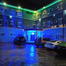 OUR HILLs HOTELs AND SUITES, hotel di Ekoro