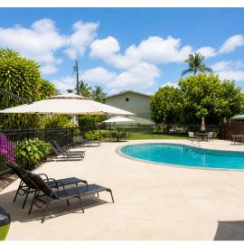SHARE with working host, WiFi, AC, Pool, walk to Downtown, 15 min to airport - Friendly Cats in house