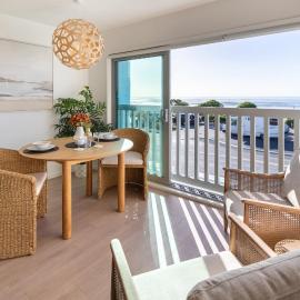 Waves & Wellness - Spa Pool and Parking