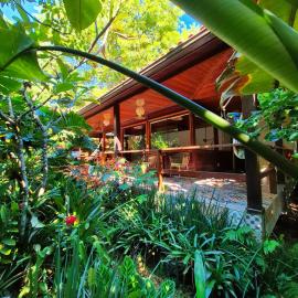 Aratinga Inn, hotel a Abraão