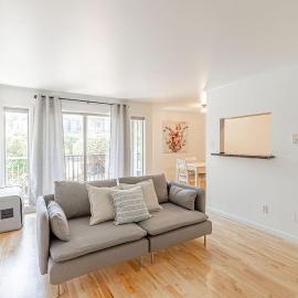 Cozy Condo with Parking near Space Needle, מלון בסיאטל