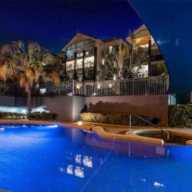 Cairns Esplanade - Poolside Stay near the Waterfront