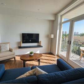 Comfortable LA Haven near Great Dining & Nightlife, hotel in Los Angeles