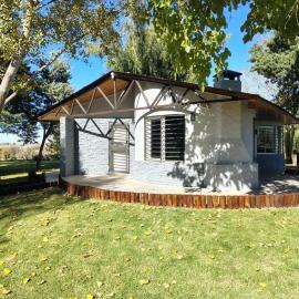 Cabaña con parque en Tupungato, hótel í Tupungato