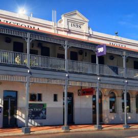 The Victoria Hotel, מלון בCollie