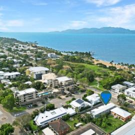2Br - Walk to Beach and Dining