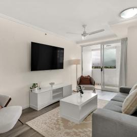 Spacious Cairns Stay - Walk to Esplanade plus Parking