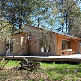 Architect-Designed House Surrounded By Nature, hotel in Vig
