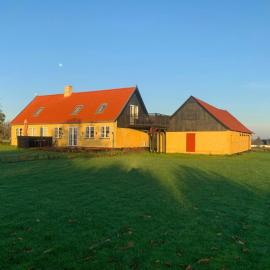 Farmhouse Charm And Cottage Life On Bornholm, khách sạn ở Gudhjem
