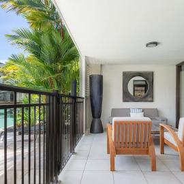 Swim-out Tropical Getaway by Four Mile Beach