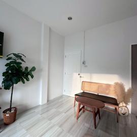 Twins cafe & Room