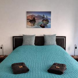 Geräumige Ferienwohnung für bis zu 6 Personen, zwei Schlafzimmer, Schlafcouch, voll ausgestatteter Küche, Mönchengladbach