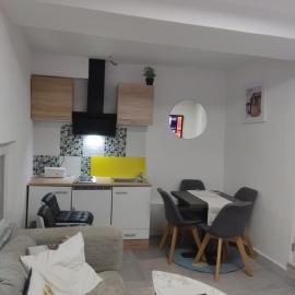 Charmant studio cosy au cœur de la ville de Wiltz, hotel i Wiltz