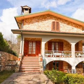 Country Mountain Apartment - Wi-Fi, Free Parking