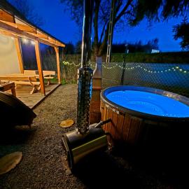 Holiday House Lawendowa Przystań - dom z jacuzzi nad jeziorem