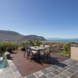 Peak Living with Pool, Views & indoor gas fireplace, hotel in Glencairn