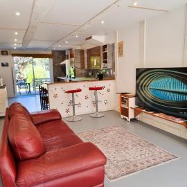 EXIGEHOME-maison totalement rénové avec terrasse et jardin