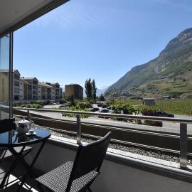 Appartement ensoleillé 4 personnes à Saillon à 100 mètres des bains, Hotel in Saillon