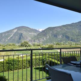 Appartement ensoleillé 4 personnes à Saillon à 100 mètres des bains