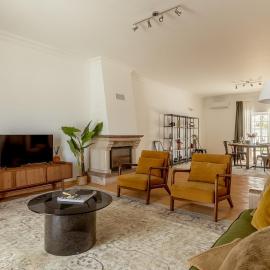 Charming Countryside Villa with Pool near Horses, ξενοδοχείο σε Alcochete