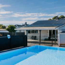 Marsden Manor - Spacious house with large pool