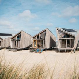 Breezand Beachhouses, hotel in Vrouwenpolder